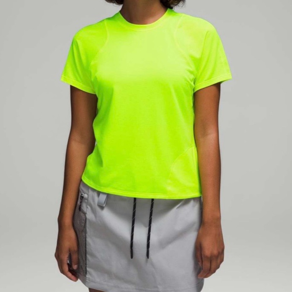 Lululemon Women’s Top Lightweight Cinched Hem Hiking T Shirt size 12